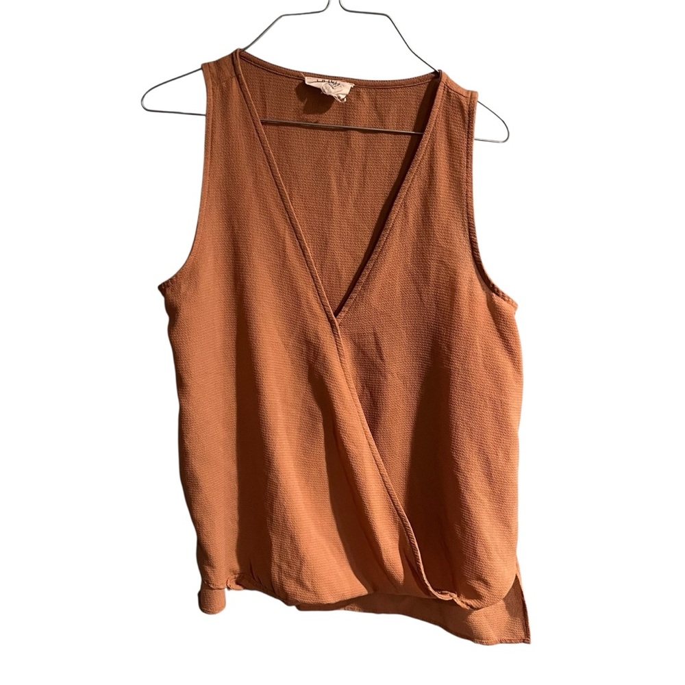 Olive + Oak Women’s Small Sleeveless Tan Peach Pit Surplice Neckline Top Blouse